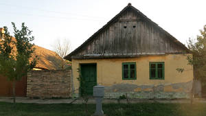  typical old house gong